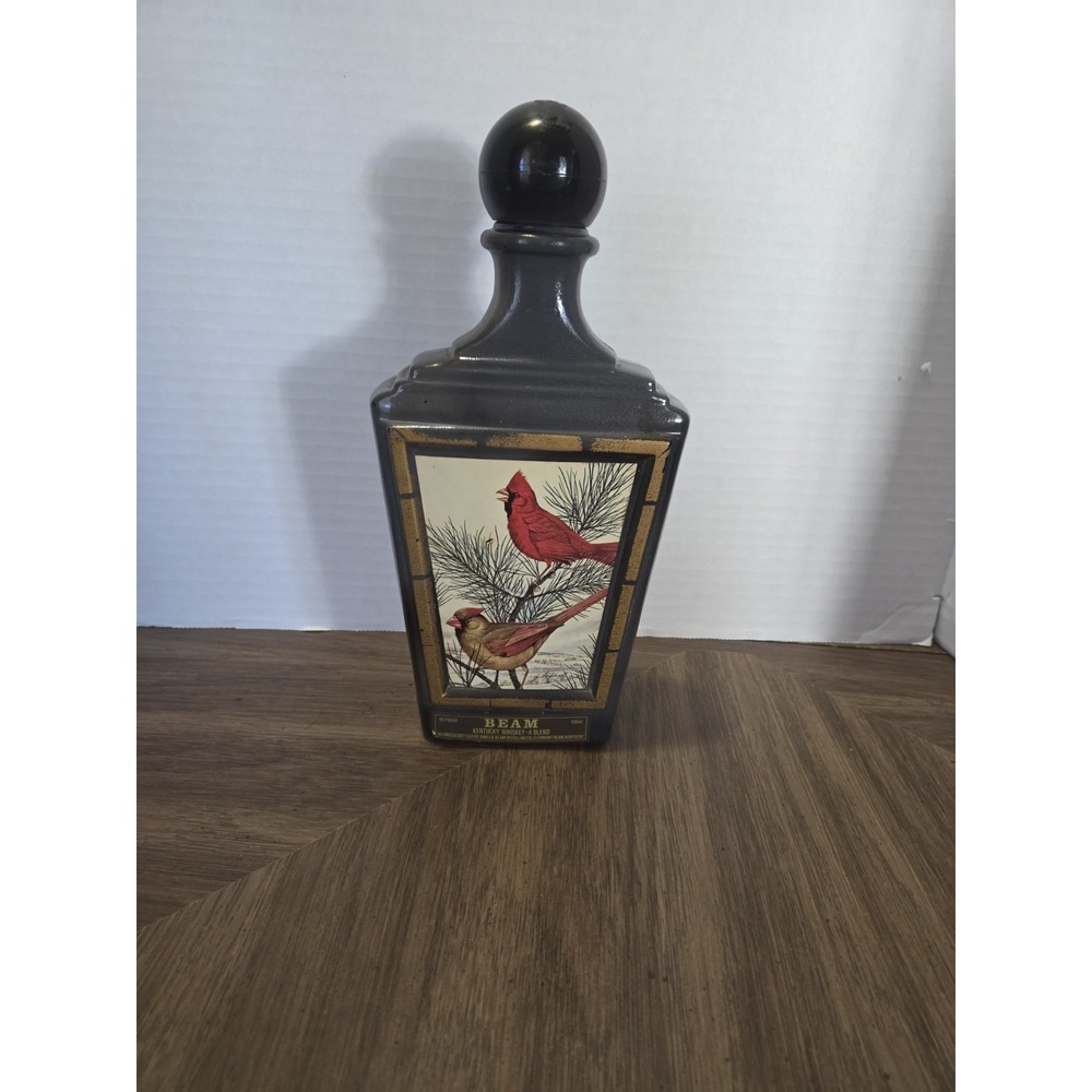 Beam 750ml Kentucky Whiskey Decanter Black Gold Cardinal Bird Stopper